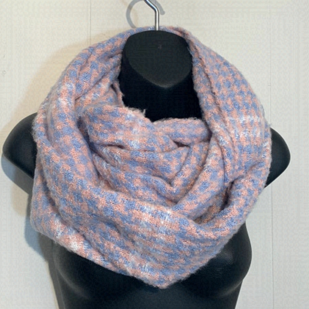 CHERIE Bliss Infinity Scarf Blue and Pink Houndstooth NWT